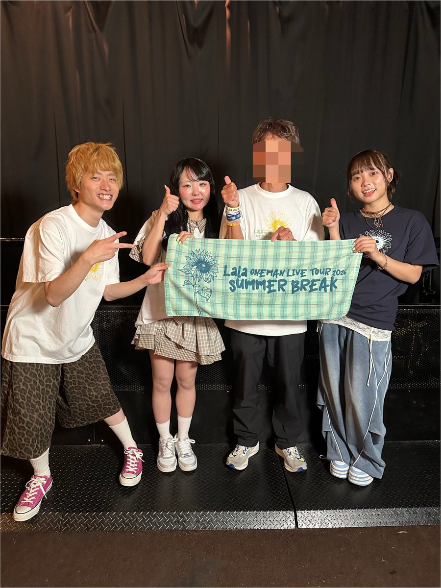 satopan017's tweet photo. 今日のLalaのライブは、ayahoさんのお誕生日ライブ🎉

歌い始めて10年――その想いが詰まった歌声に胸が熱くなりました

24歳の抱負は「もっともっとayahoに沼らせる！」
その言葉どおり、みんなが抜け出せないくらい大きな沼にしてください！

そして…yumekaさん、来年はケーキ忘れないでね😂
＃Lala https://t.co/FeuoBt4gAL