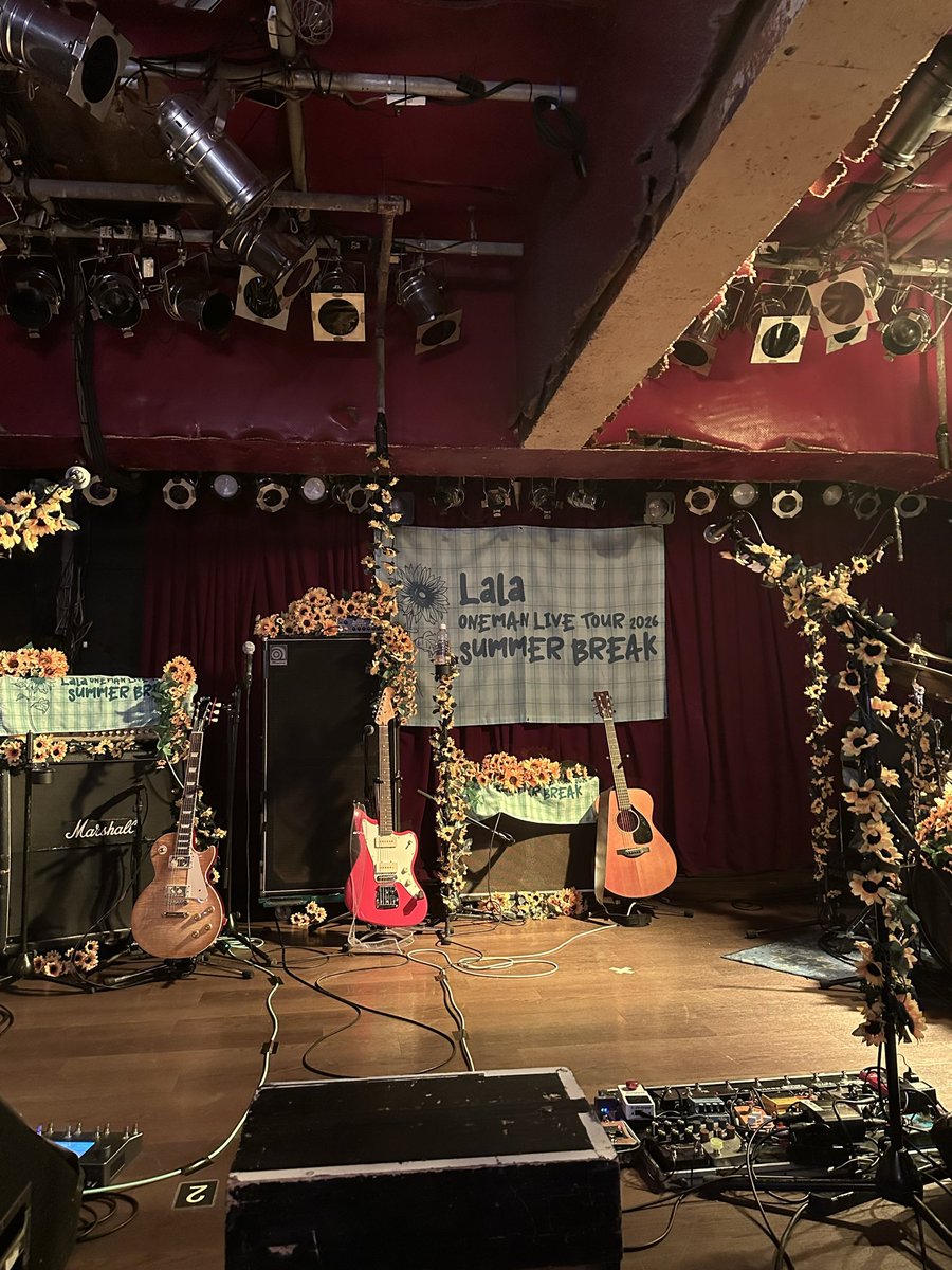 satopan017's tweet photo. 今日のLalaのライブは、ayahoさんのお誕生日ライブ🎉

歌い始めて10年――その想いが詰まった歌声に胸が熱くなりました

24歳の抱負は「もっともっとayahoに沼らせる！」
その言葉どおり、みんなが抜け出せないくらい大きな沼にしてください！

そして…yumekaさん、来年はケーキ忘れないでね😂
＃Lala https://t.co/FeuoBt4gAL