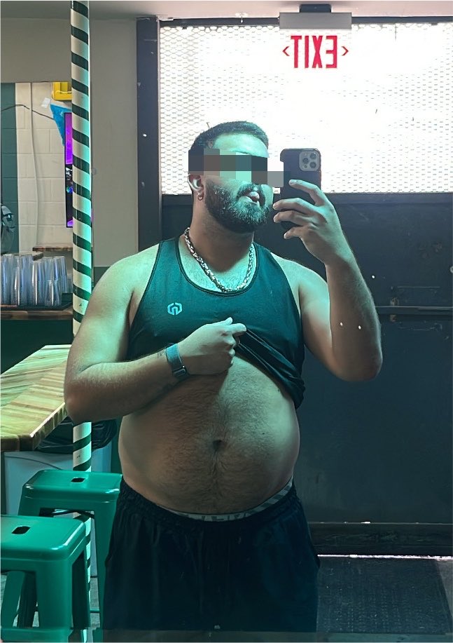 _PupBlitz's tweet photo. What are you rubbing first?
My belly or my butt? 😋 https://t.co/OqKYnQRi88