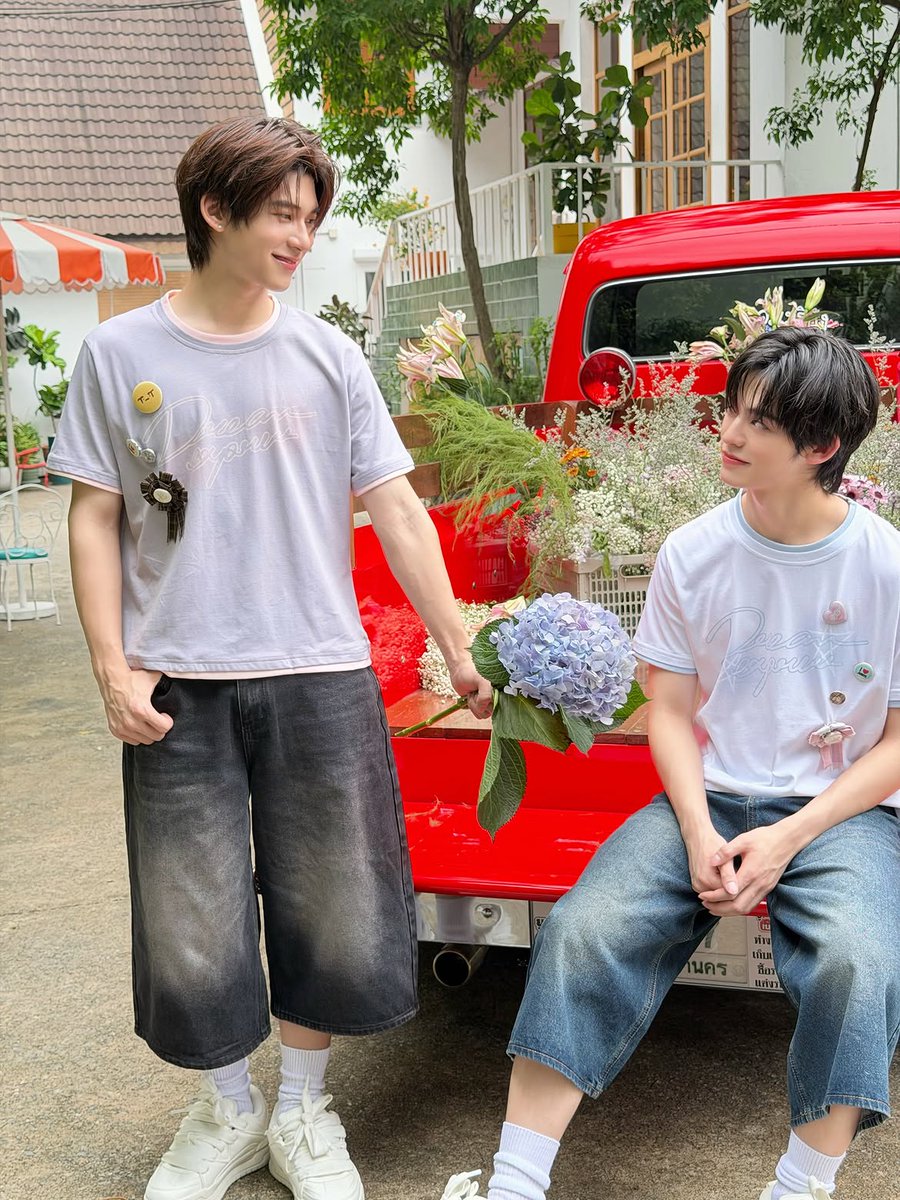 teeteebaipor's tweet photo. ดอกไม้ให้ตัวเล็กอะเนอะ https://t.co/0E8HHp3xDp