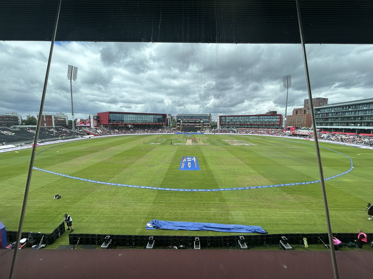 Ioan_Dyer's tweet photo. Latest from @EmiratesOT 

a win for the #WelshFire Women with 9 balls to spare 

v #ManchesterSuperGiants

WF move up to 4th in the table

Men’s game begins at 3pm

@thehundred 

@gtfm_radio @GTFMSPORT https://t.co/c99MPVNIiy
