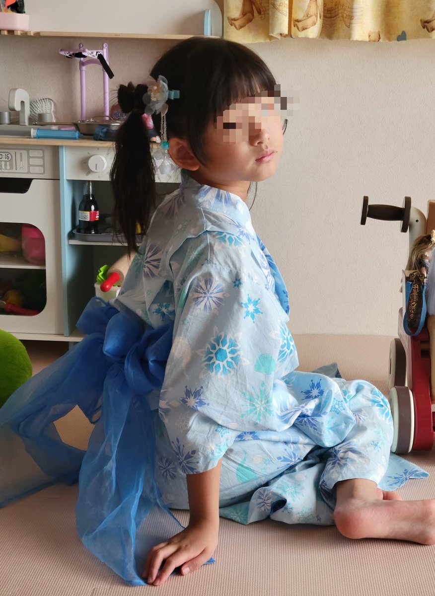 chiichoko0728's tweet photo. 母子だけのプールって…楽しいけどキッッッッツ🤪
今日は6時間泳いだのですが、娘さんの手を引っ張り延々とプールを歩き周り、背中に張り付いた娘さんと潜水したりと体力がガガガ🤖
プールに浮かびながら寝てしまった…
帰り道では｢疲れた😣だっこ‼｣状態になるし、また筋肉痛がくる～きっとくる～👻 https://t.co/efiiZRnB8R