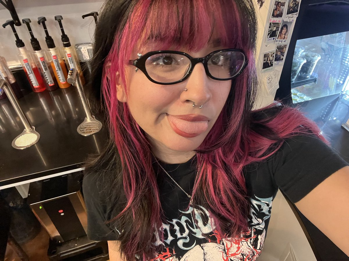 ilikiwidiot's tweet photo. I can be my weird self here :3 https://t.co/oBFJ4cURrd