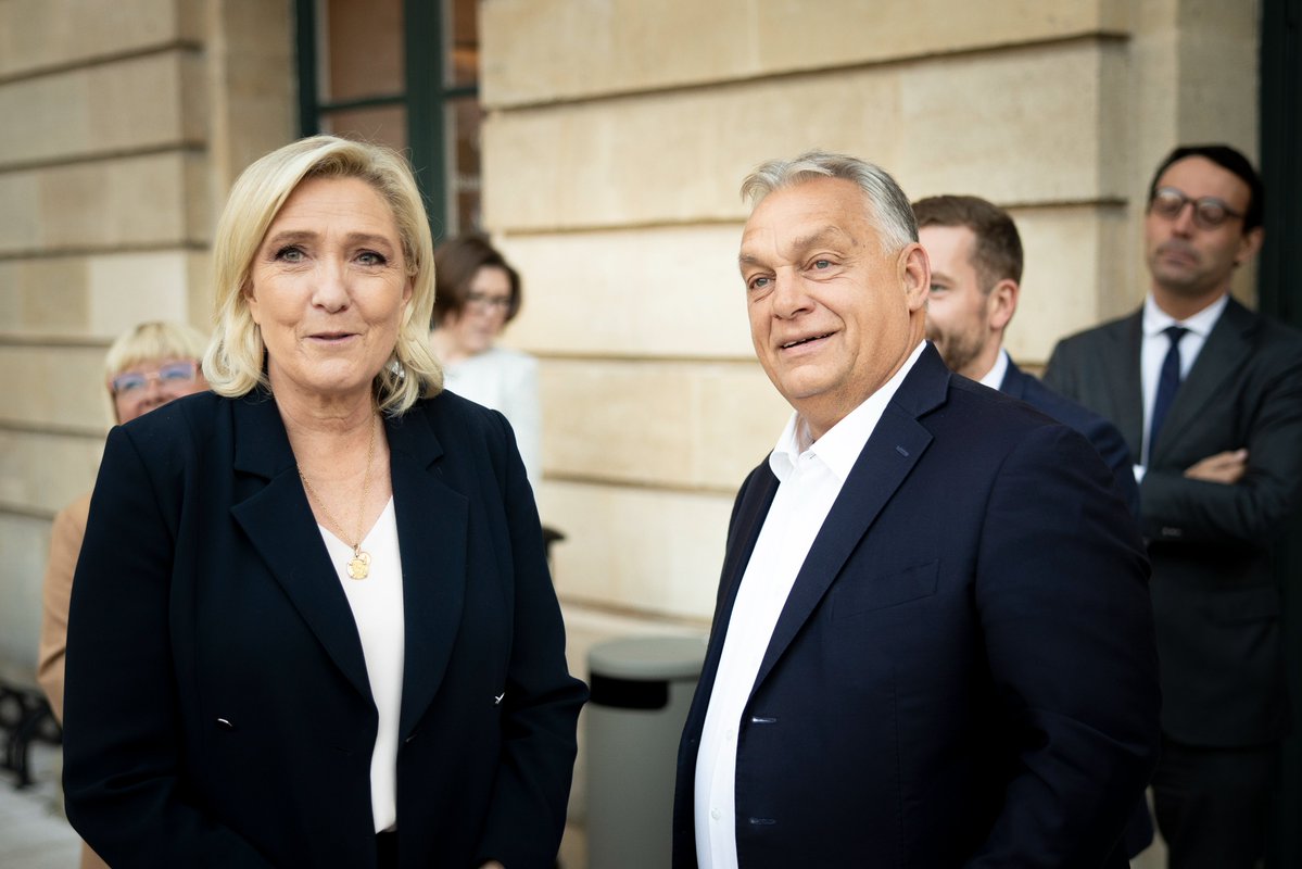 PM_ViktorOrban's tweet photo. 🇫🇷🇭🇺 Joyeux anniversaire @MLP_officiel! A true patriot and a great friend. Wishing you every success in the year ahead, Marine! https://t.co/GJxZrVsBF4