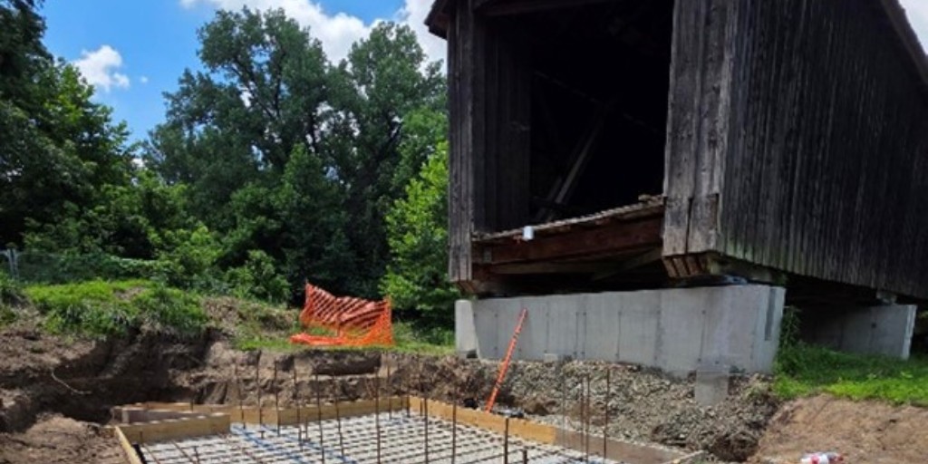 mostateparks's tweet photo. Progress update: Our North Region Construction Crew is working on Locust Creek Covered Bridge in Laclede, building new boardwalks &amp; ADA-compliant approaches, including 12’ wooden sections on the east &amp; west sides. The team is also forming footings for a new concrete abutment! https://t.co/b8nJSUCHEN