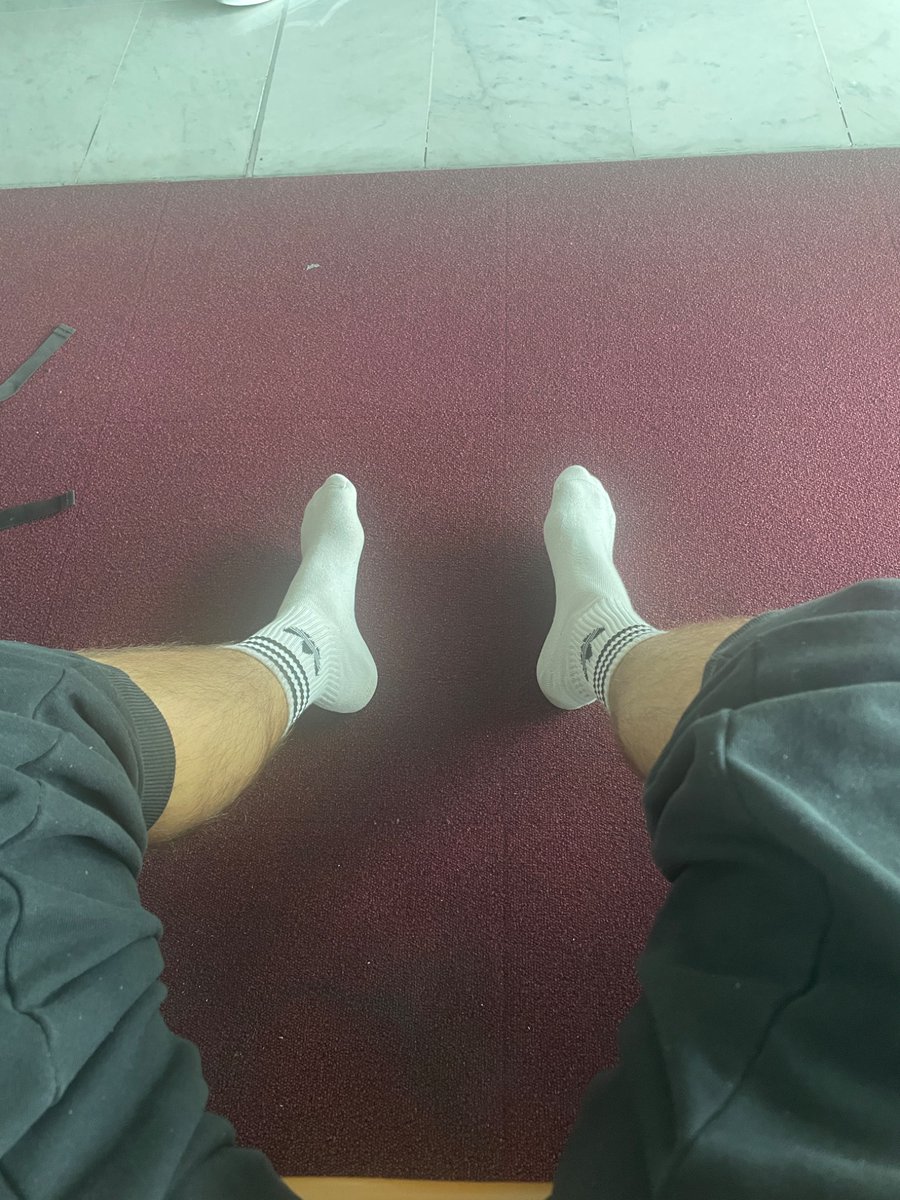 Gaby__bz's tweet photo. Waiting at the airport…😏
Looks like holidays for me ✈️ https://t.co/72D1P9WYvq