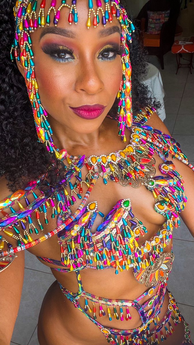 zhanepadmore's tweet photo. The best ting pon de road- with the best band and the best truck and de best girlsssss! 🥳🙂‍↔️ 1 @vidabyesquire ! https://t.co/ARLpPpcJ9x