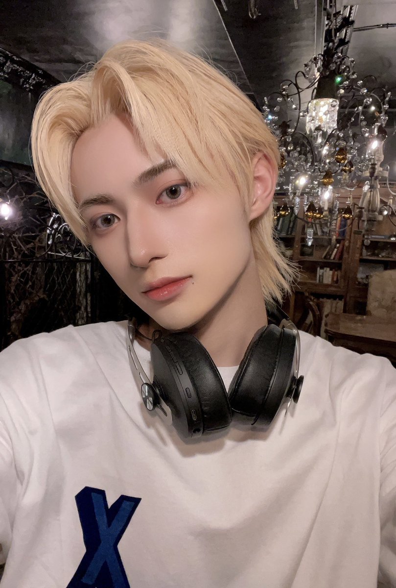 e6uax's tweet photo. 금발 타로 너무 좋은 느낌을 줌 https://t.co/DfsStpZBwc