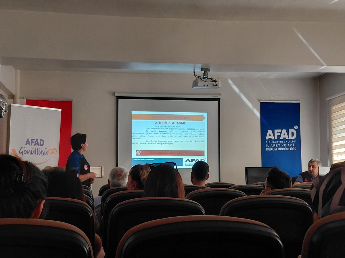 AFAD_Bartin's tweet photo. 📌 Sivil Savunma Uzman/Amir Daire ve Müessese Sivil Savunma Planlama Eğitimi Gerçekleştirildi

Bartın AFAD tarafından, kurum ve kuruluşlarda görev yapan Sivil Savunma Uzman/Amirlerine yönelik Daire ve Müessese Sivil Savunma Planlama Eğitimi gerçekleştirildi. https://t.co/ibOeSU78ID