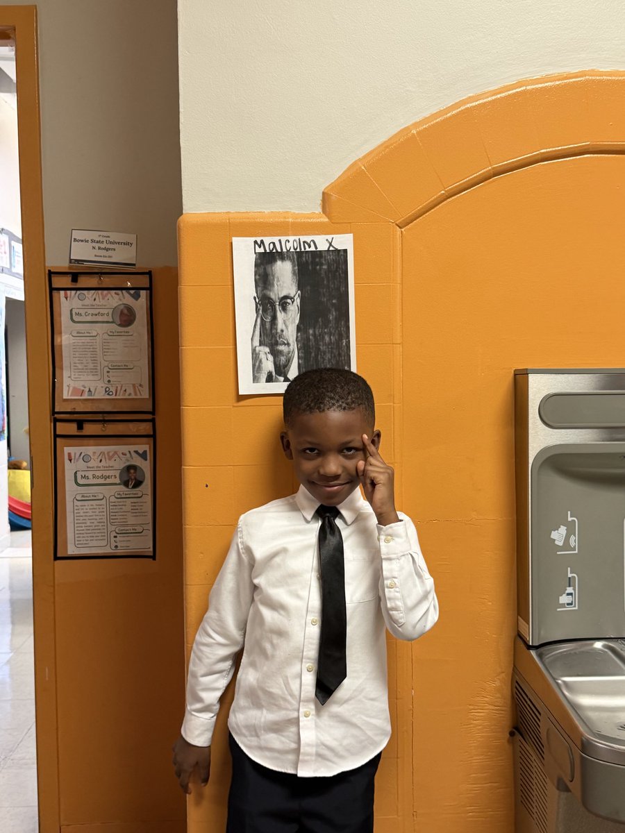 MsRodgersW3's tweet photo. Young minds inspired by great minds. 🖤📚 The future is in good hands.

#FPCSWD
#Journeyto30
#OneFriendship
#AspireMore
@FPCS_Woodridge
@FriendshipPCS https://t.co/jSqVqY9KAh