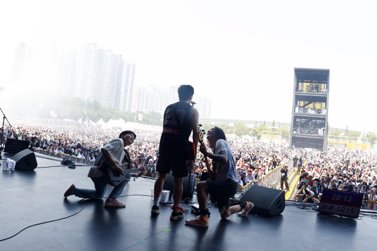 f_e_asia_tigers's tweet photo. [극동아시아타이거즈 공연&amp;비하인드 사진]
2026.08.01 인천펜타포트 락 페스티벌 @송도달빛축제공원

Photo by 
드리몽(@_dreamong_), 솜솜(@somsomkeem)

더 많은 사진 보기->https://t.co/U5n1SkfgF8 https://t.co/SRTyQPKwRd