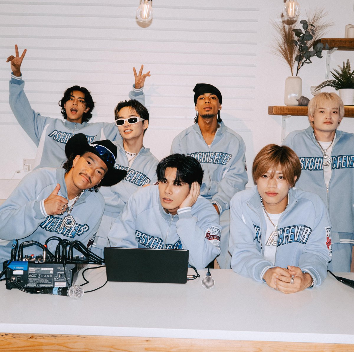 psyfe_thailand's tweet photo. 📸 2026.08.05 | PSYCHIC FEVER Ig update (1/2)
"DIFFERENT" Listening Party in LONDON
#PCFinLondon
🔗 https://t.co/ldYJFqSKOH
🔗 https://t.co/9fZrbUYDfn
#PCF_DIFFERENT
#PSYCHICFEVER #ไซคิกฟีเวอร์ https://t.co/iLujSy7dTt