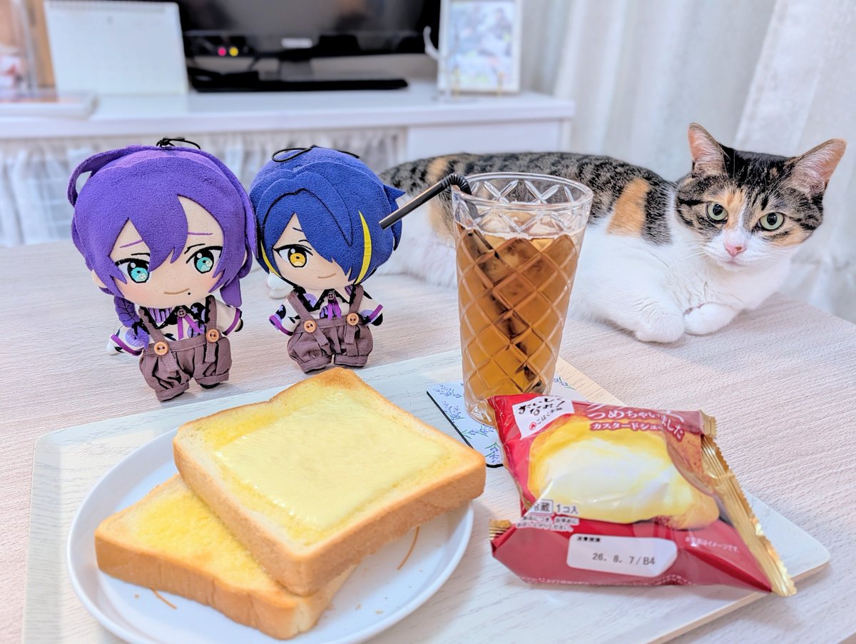 hitsu00000's tweet photo. やあ、マヨイちゃん。ようこそ我が家へ。
〜限界炭水化物晩飯を添えて〜 https://t.co/B3gns77mTs