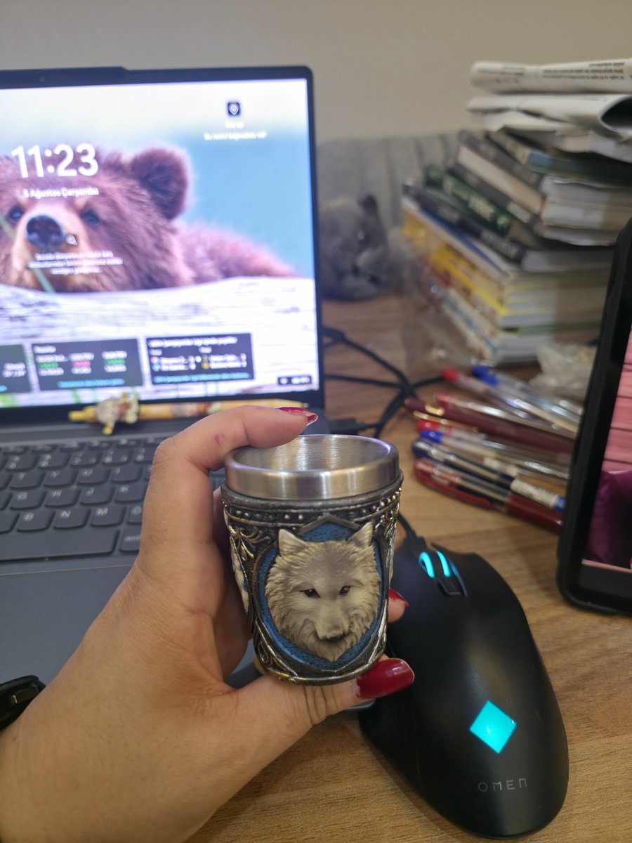 kbraasln60's tweet photo. Bu bardaktan ne içsem 😅😅 https://t.co/7hw2n4mnQ3