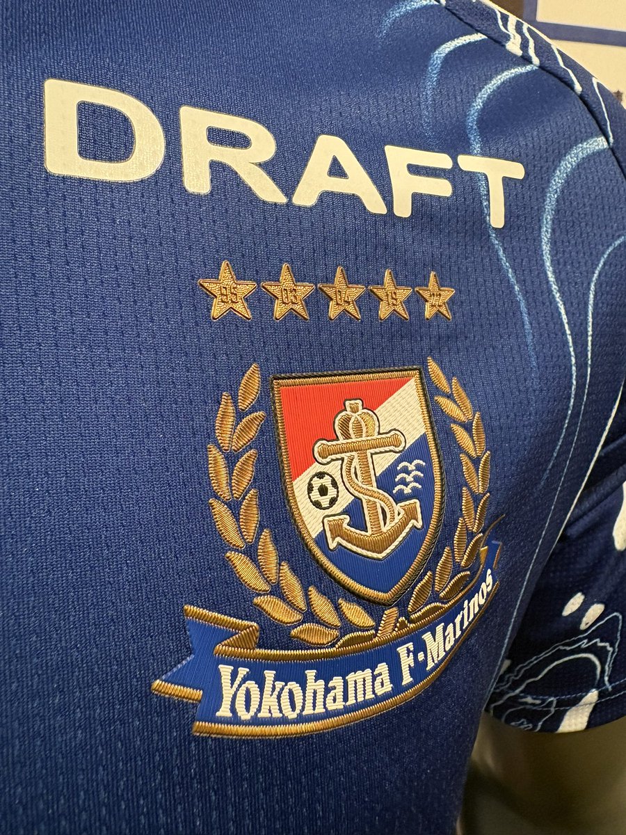 itetsuya1's tweet photo. もう一個今年欲しい！
星の中に年書いてあるの、よいな、、、

#fmarinos https://t.co/KIV6JD5j12