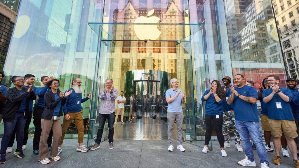 gadgetreview's tweet photo. Apple’s Five Most-Anticipated Products Are Finally Coming This Fall https://t.co/0QBXtJOMgp https://t.co/A4BarLJAhG