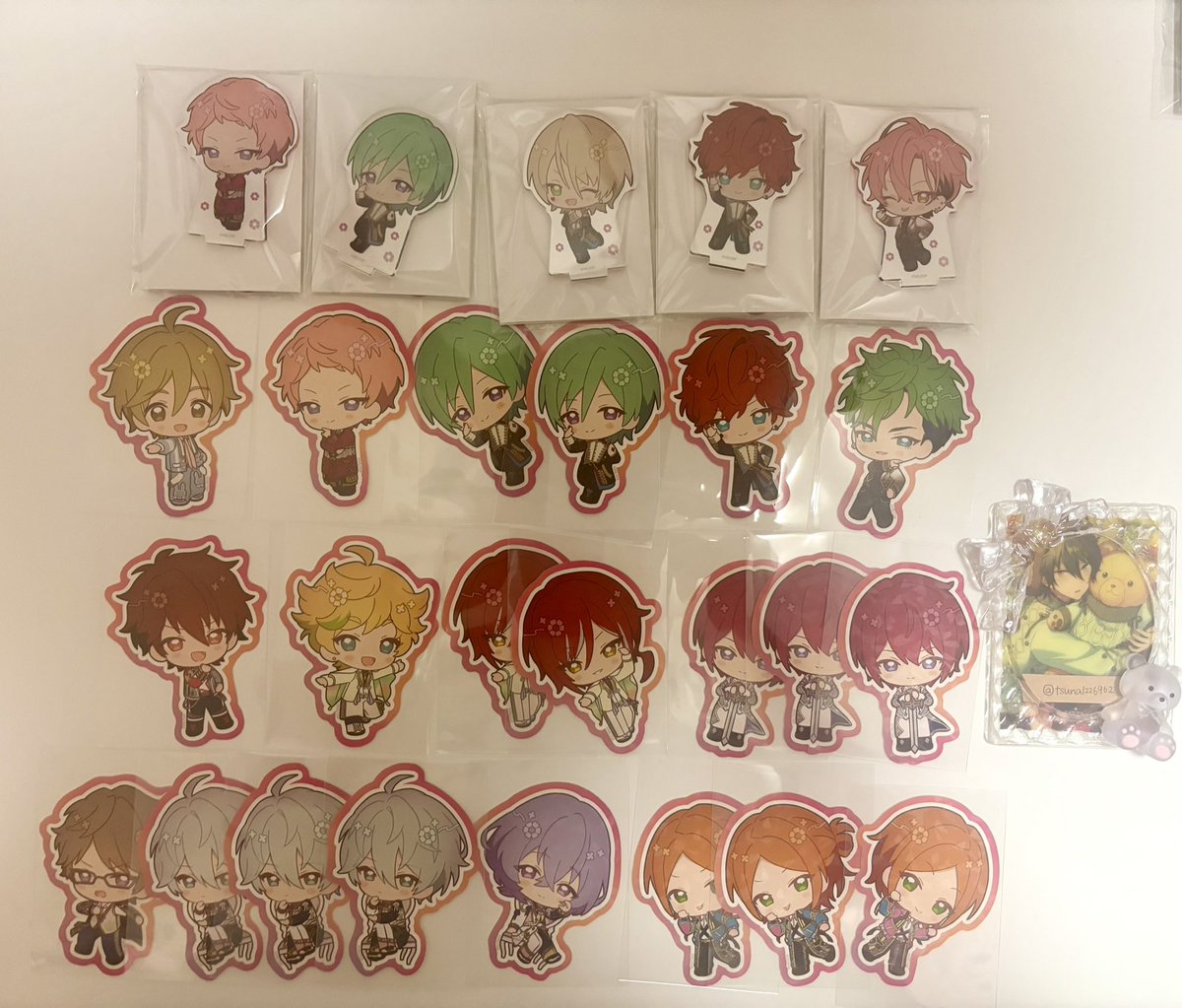 tsuna1226962's tweet photo. 【交換譲渡】あんスタ アニカフェ スタフォニ アクスタ  ステッカー

譲）画像参照

求）スタフォニアクスタ:凛月 チトセ レオ
　ステッカー:凛月 レオ
　定価＋送料

メロアスは交換のみ
郵送or14日天王寺手渡し
検索からでもお気軽にお声掛け下さい。 https://t.co/vkTgyWb8dP