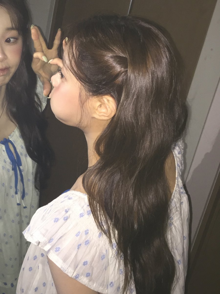 orrery_nim's tweet photo. Chuu Instagram post https://t.co/rRJSCd9M3O