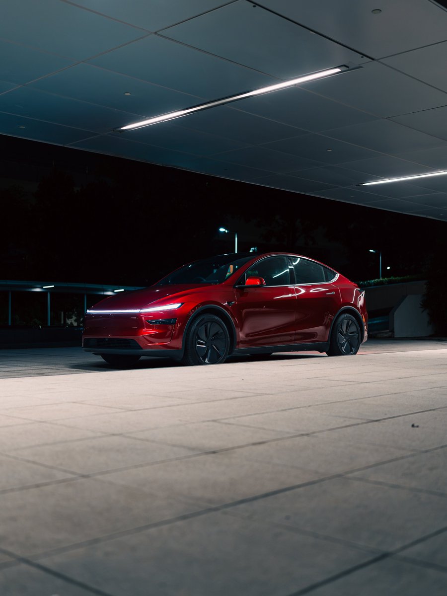TeslaNewYorks's tweet photo. Would you like to invest in this Tesla

If yes why would you want to invest in Tesla 

If no  why do you think you can't invest in Tesla https://t.co/23QhUANLCO