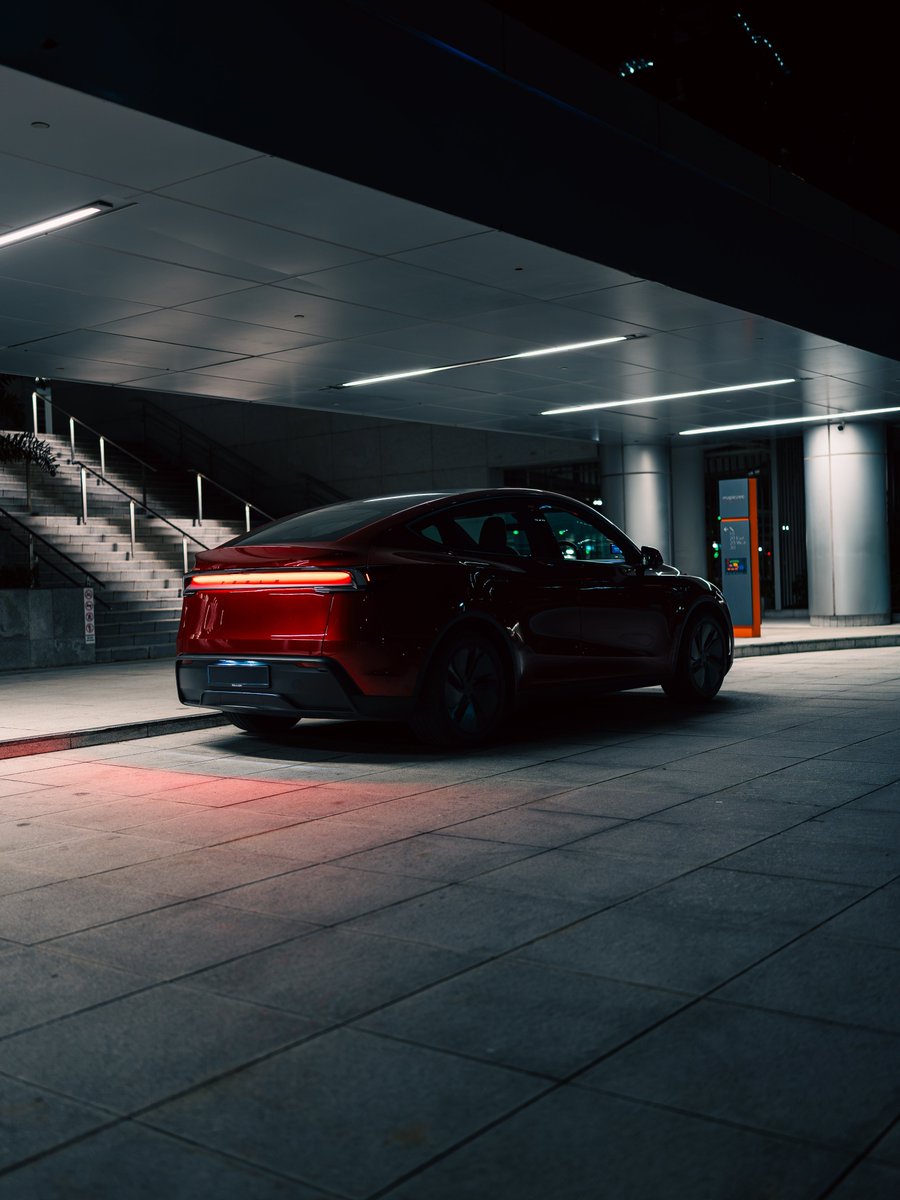TeslaNewYorks's tweet photo. Would you like to invest in this Tesla

If yes why would you want to invest in Tesla 

If no  why do you think you can't invest in Tesla https://t.co/23QhUANLCO