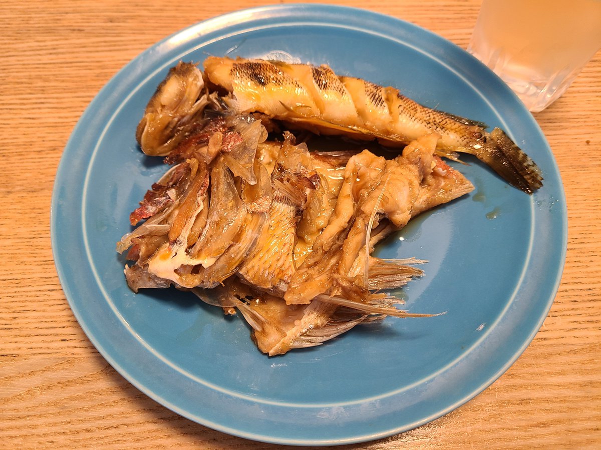 damy26973168's tweet photo. サバは干物に。マダイアラ、カサゴ、トラギスは煮付けになりました。
あとソウダのアラはメチャ旨な味噌仕立てのアラ汁になるのでお試しあれです（写真無し） https://t.co/40qZSTnE6m