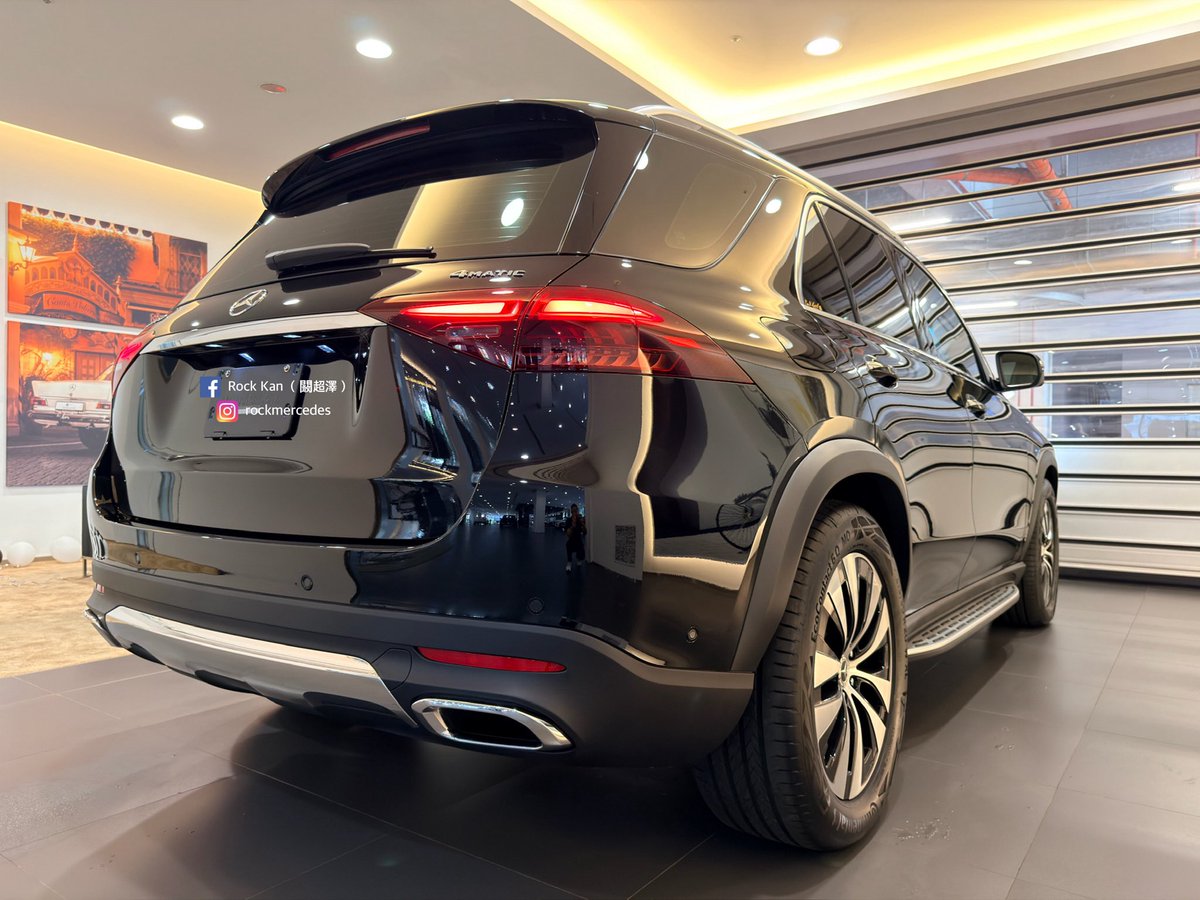 Mercedes_Rock's tweet photo. 🎉 豪華霸氣休旅 The GLE 吉日交車 🎉

渾厚動力的M256 3.0L六缸引擎，在5.6秒就能完成零百加速，讓駕馭過程平順舒適，爆發力十足😍

寬闊多變化的空間調整，滿足了生活各項所需，同時也讓每一位乘客都有著最好的享受💪

The Best or Nothing

#GLE450
#DrivingPerformance #V167
#neverstopimproving https://t.co/BzIDbQlRly