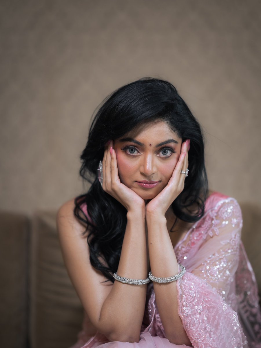 MoviesUpdatez's tweet photo. Pretty in pink

#SanamShetty https://t.co/peLulhd4wg
