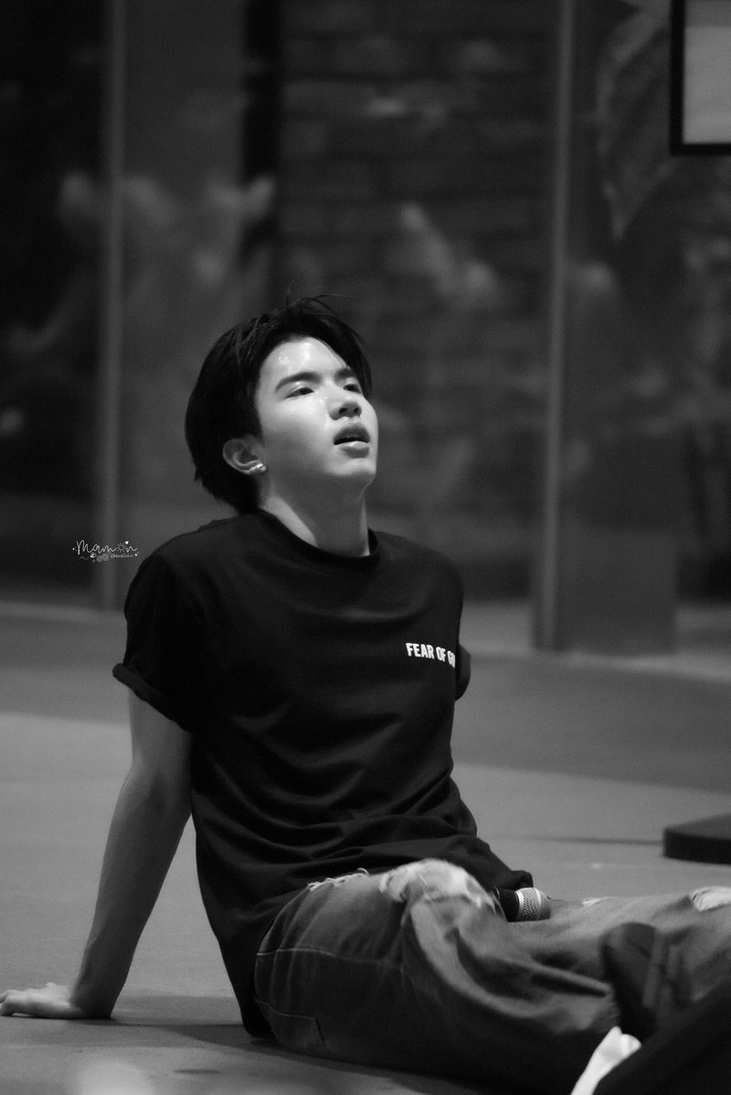 MamotonoYJ2606's tweet photo. เหนื่อยคับ กินน้ำคับ ชื่นใจคับ หายเหนื่อยคับ

CLOVER SHOW ON HAPPENING STAGE
#CLO_VERHappeningStage
#keenkeno https://t.co/aqht1IrglT