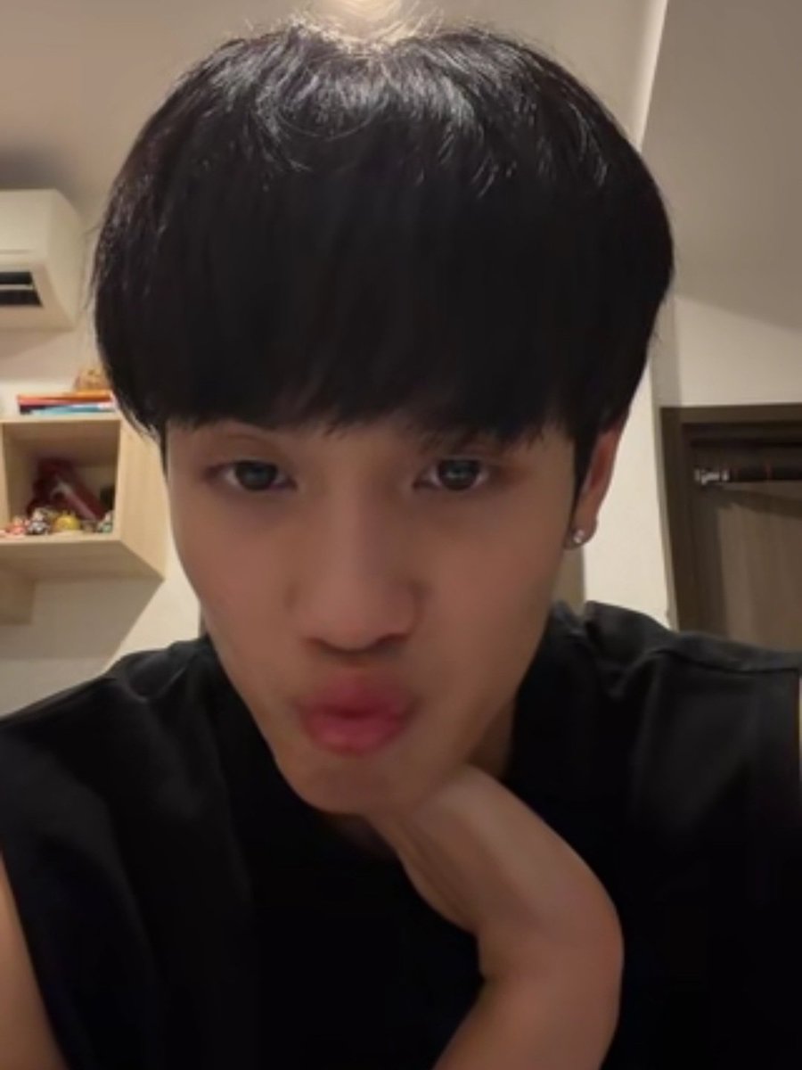 nampingui's tweet photo. how can this cute boy be raising rexxa to be a bad boy 😭

#surfjava #javabh https://t.co/iUXmzbfZzN