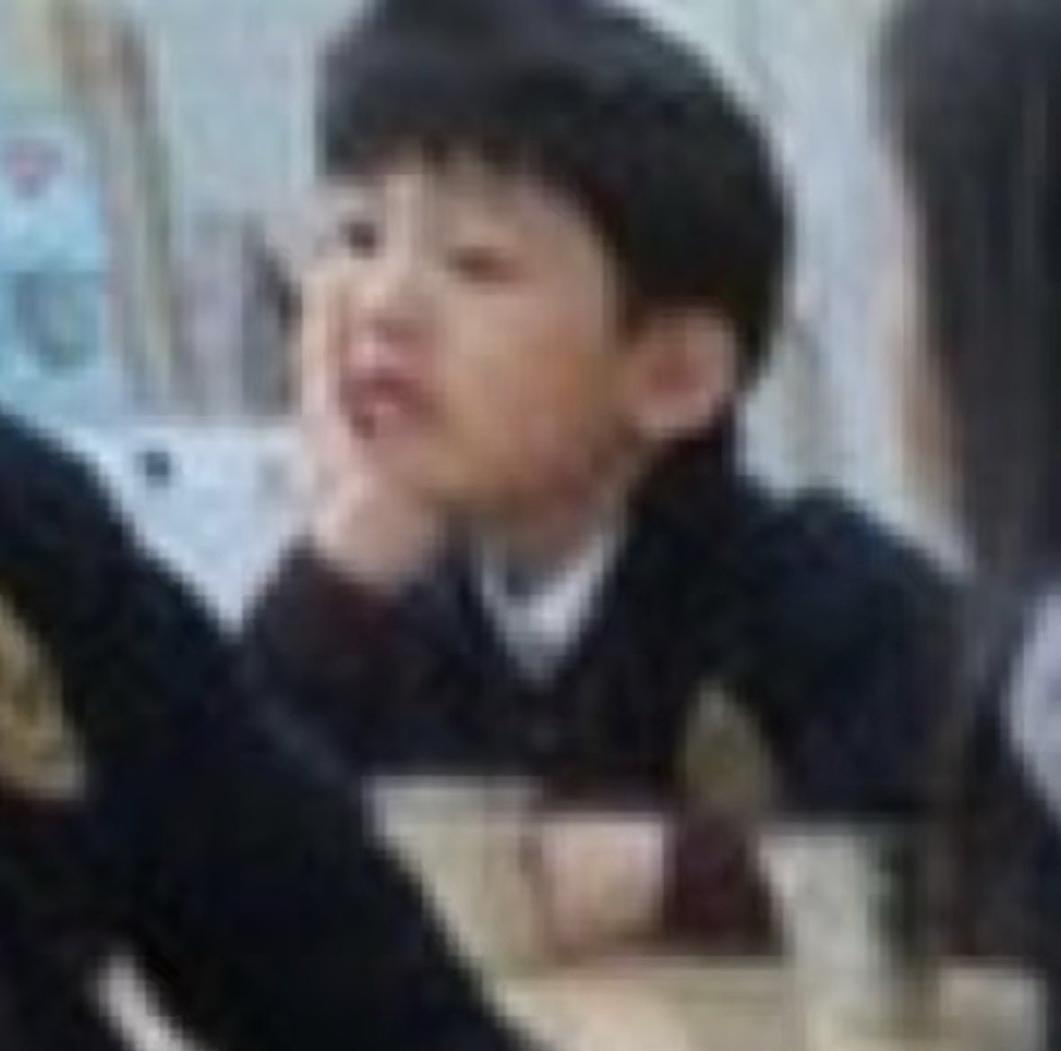 eomjisean's tweet photo. hahhh belom pernah liat ini sebelumnya dah, nyon topang dagu 😭 https://t.co/2tzUDgrBze