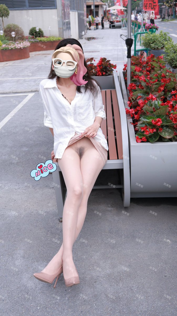 S9oobQmwxkcCRHc's tweet photo. 老婆自己说，从理论看，她适合当古代大户人家的那种小妾，平时当🐶伺候老公和大老婆，然后家里来客人了，听从夫君安排给客人当母狗。🥰🥰🥰 https://t.co/B633p4PirZ