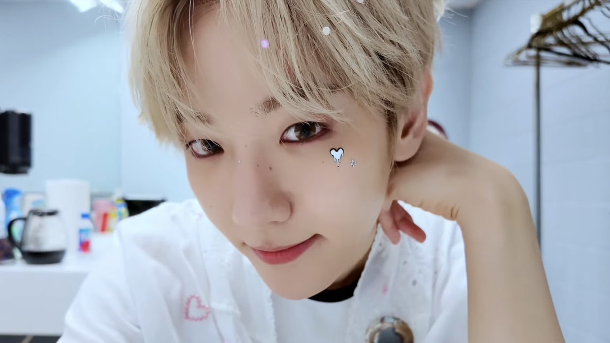 B506WORLD's tweet photo. Baekhyun is Love ❤️
#큥이버블 #백현버블 #백현 https://t.co/zL8qqEFvfV