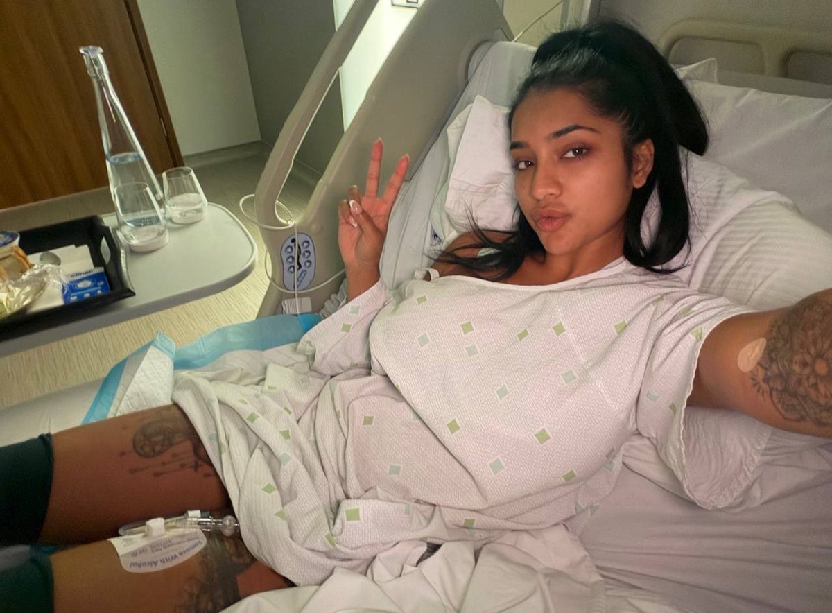trendingsnap's tweet photo. Yasmina Khan ended up in hospital after this session😭 https://t.co/aFatEhqGvn