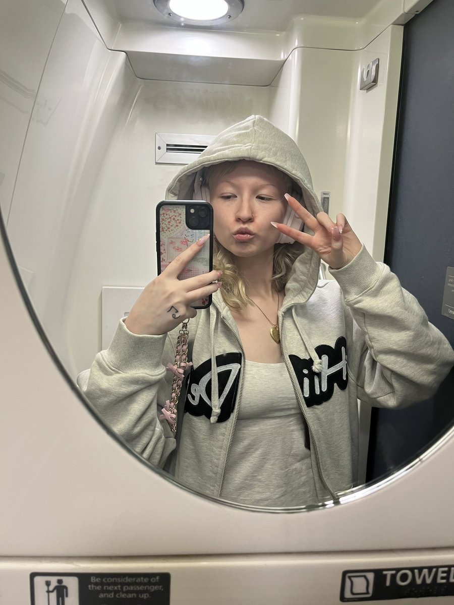 iswhatsheis's tweet photo. #OTW to chicagoooooooooo https://t.co/fC4r4ATxod