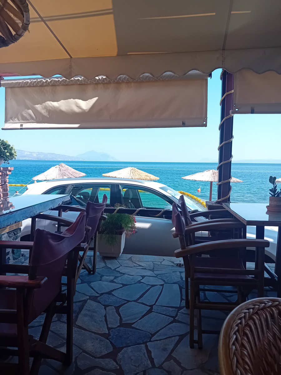 TheSaint_2024's tweet photo. - Εμείς στο Cafe θα βλέπουμε το αυτοκίνητο σας; - Ε, τι να κάνουμε; έτσι ειναι! - Δεν ειναι ετσι! εγω γιατί το έβαλα 150μ. πίσω; - Να, εδώ όλα τα αυτοκίνητα ετσι ειναι!
- Τα άλλα δεν είναι μπροστά στα μαγαζιά! Και κάπου εκεί αισθάνεσαι αηδία για αυτόν τον υπέροχο τόπο! https://t.co/tp8g2s3A20