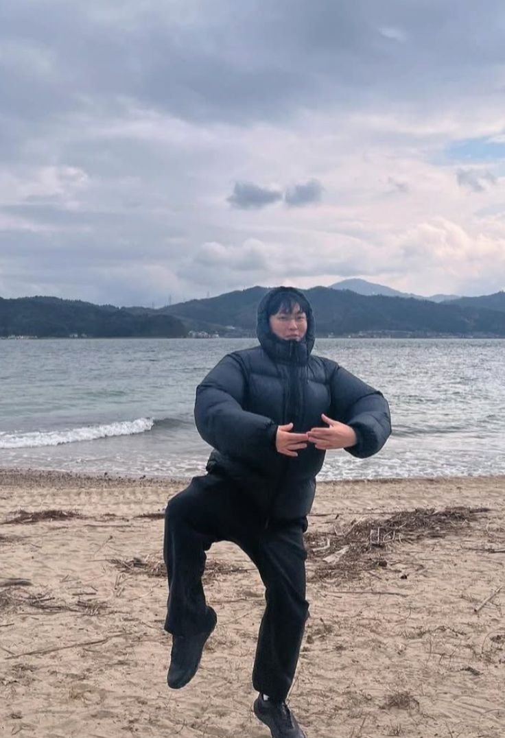 no_nam124's tweet photo. 재워니니 질문하기 진짜 힘든게

취미가뭐예요?
🐢 : 산 타는 거용

듣는 음악 있나요?
🐢 : 영화 음악이용

요즘 뭐하고 사세요?
🐢 : 연극 준비해용

뭘 물어봐야함...? 요즘 담배 뭐 피세요..?? https://t.co/yPRJ7zOH6P
