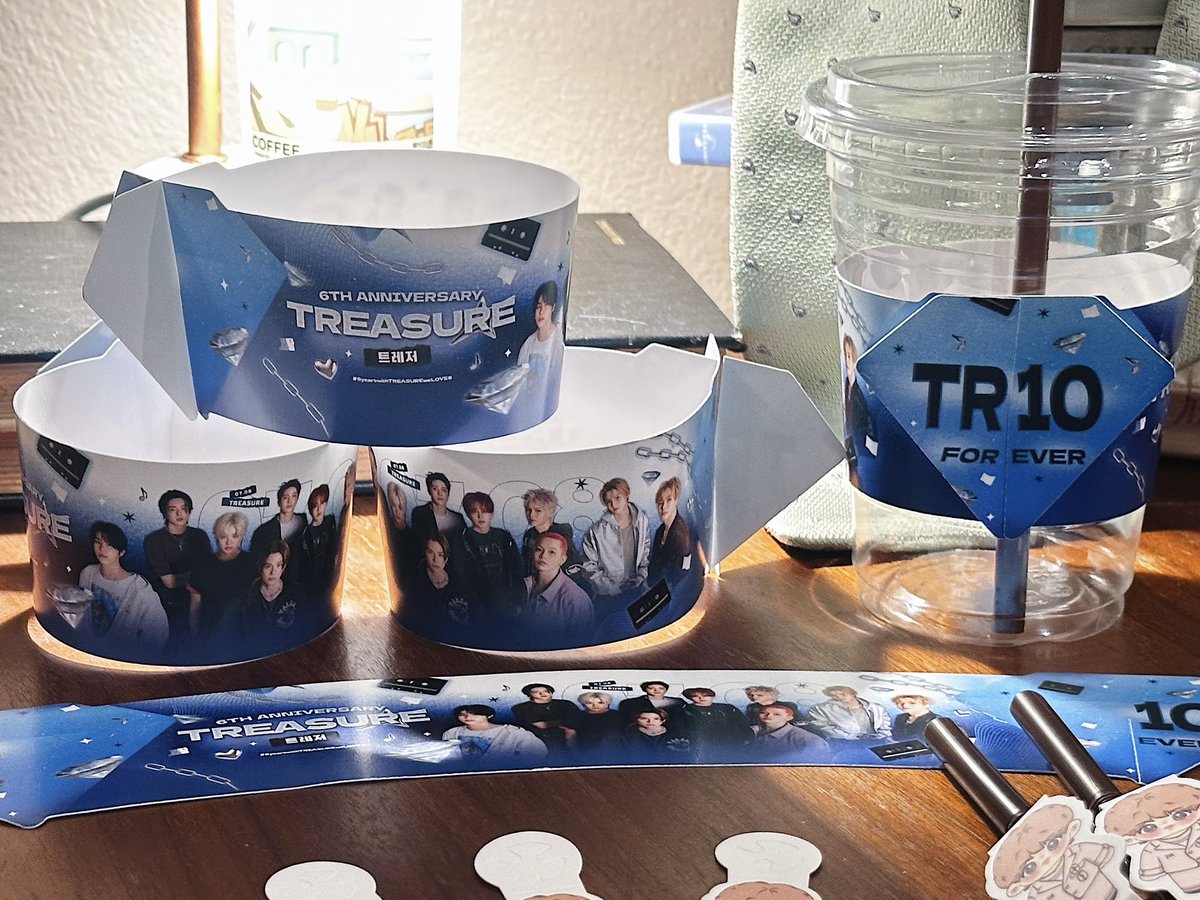 samannachan's tweet photo. 💎 6th Anniversaly TREASURE Cafe Project✨

🗓️ 6 AUG - จนกว่าจะหมด (70ea)
📍ซ.อิงมอ หลังม.ขอนแก่น

🌻จ-พฤ 12:00-19:00
🌻ศ-อา 10:00-20:00

📌1 Order(60฿ขึ้นไป)/ Cupsleeve + ที่เสียบหลอด

ขอบคุณโปรเจคจาก @PARKJIHOONTH_ ด้วยนะคะ 🙇🏻‍♀️

#6yearswithTREASUREweLOVE6
#TREASURE #samanproject https://t.co/SvLiY8UQhY