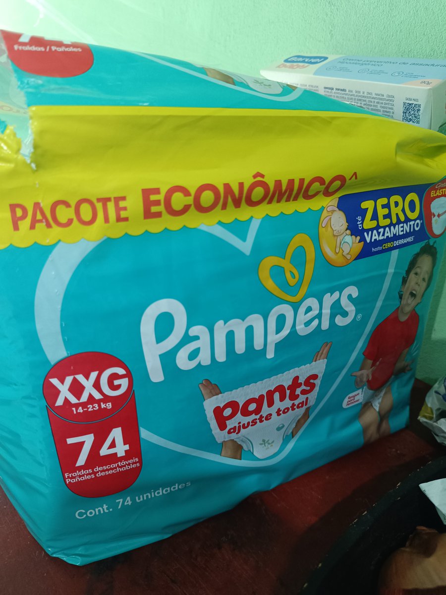 melecadeglitter's tweet photo. sou contra pacotes de tamanho grande vir menos fralda. https://t.co/tpvKuoy6oN