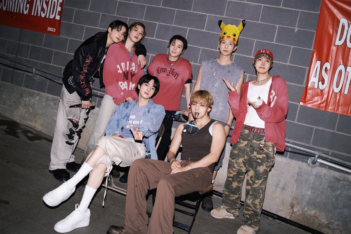btschartmaster's tweet photo. "2.0" has surpassed 300 million streams on Spotify, @BTS_twt 54th song to do so. https://t.co/NRi5y1eBXI