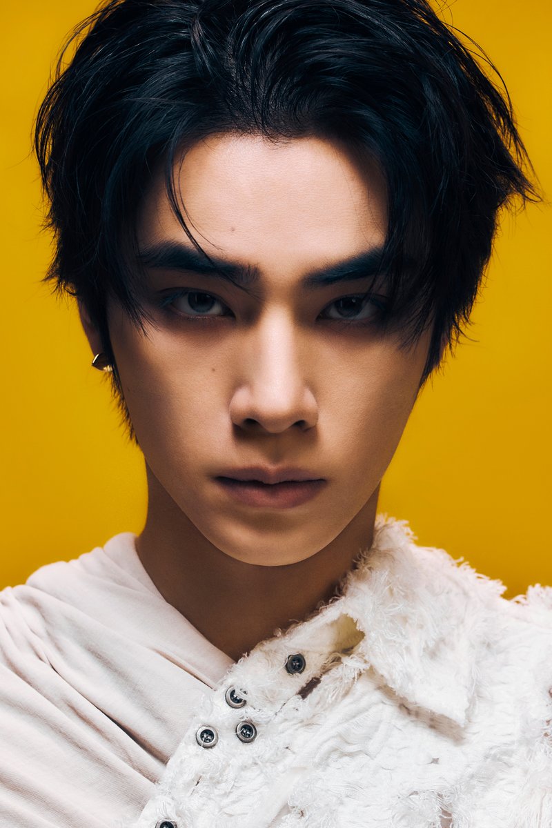 WayV_official's tweet photo. WayV 'Vision Wings' Teaser: shén #XIAOJUN

WayV The 8th Mini Album 【Vision Wings】
➫ 2026.08.10 (CST/KST)  

💿Pre-order
https://t.co/RwlOpqnmZr

EVERYTHING, ALL AT ONCE, NEO
https://t.co/K8oziWjjLn

#WayV #威神V #鸢
#WayV_VisionWings
#NCT_10TH_ANNIVERSARY https://t.co/wNNesRDInB