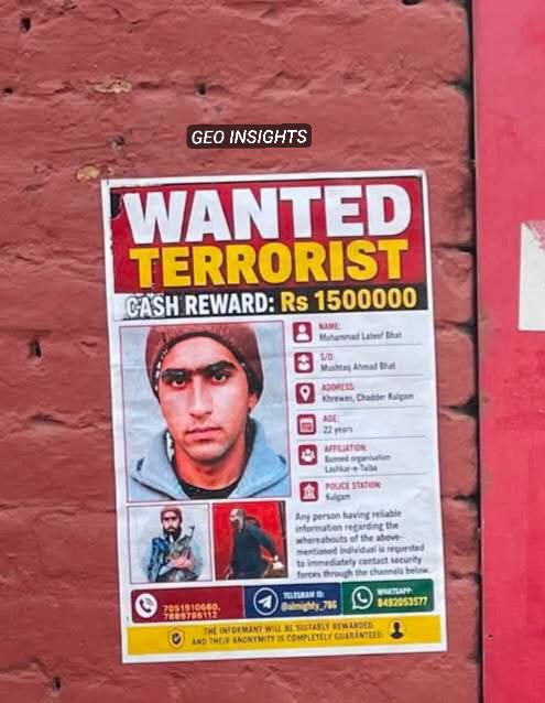 Rudraeyes's tweet photo. 🚨 BREAKING : Security Forces Pasted Wanted Posters of Lashkar-e-Taiba Terrorist Mohammad Lateef Bhat Across Srinagar

Announcing a ₹15 lakh Cash Reward for information leading to his Arrest. https://t.co/irJ8CjdeAf