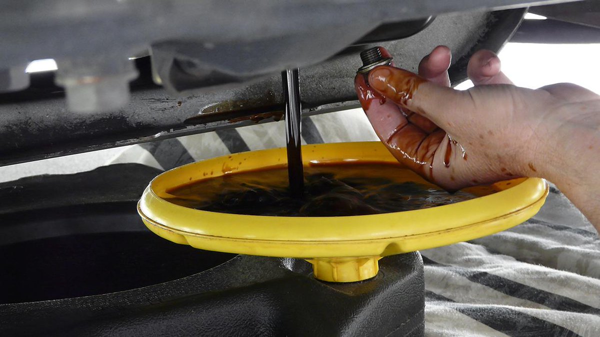 MeadowAutoServ's tweet photo. 🚨 Breaking News: Your engine has filed a complaint. It wants fresh oil.

Routine oil changes are one of the simplest—and most affordable—ways to protect your engine. 
#oilchange #preventativemaintenance #meadowbridgeautoservice #mechanicsvilleva #fyp https://t.co/X6RBPH5Dsg