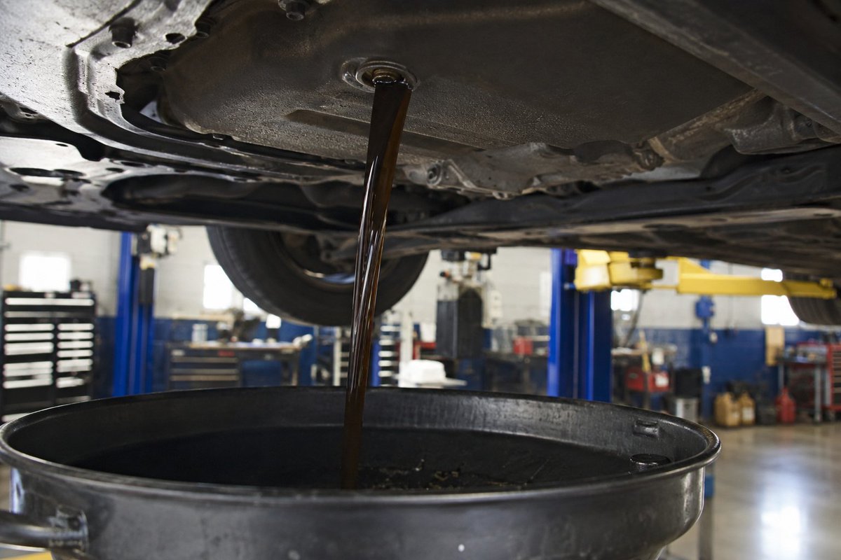 MeadowAutoServ's tweet photo. 🚨 Breaking News: Your engine has filed a complaint. It wants fresh oil.

Routine oil changes are one of the simplest—and most affordable—ways to protect your engine. 
#oilchange #preventativemaintenance #meadowbridgeautoservice #mechanicsvilleva #fyp https://t.co/X6RBPH5Dsg