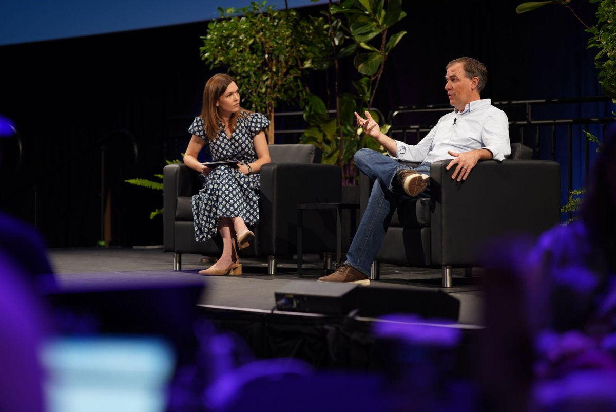 The #AWSHeroesSummit is officially underway and the energy is fire, literally 🔥 

Day 1 featured an inspiring fireside chat hosted by AWS CEO @​mattsgarman and