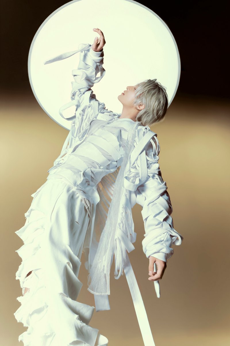 WayV_official's tweet photo. WayV 'Vision Wings' Teaser: shén #YANGYANG

WayV The 8th Mini Album 【Vision Wings】
➫ 2026.08.10 (CST/KST)  

💿Pre-order
https://t.co/RwlOpqnmZr

EVERYTHING, ALL AT ONCE, NEO
https://t.co/K8oziWjjLn

#WayV #威神V #鸢
#WayV_VisionWings
#NCT_10TH_ANNIVERSARY https://t.co/osPZX84lb8