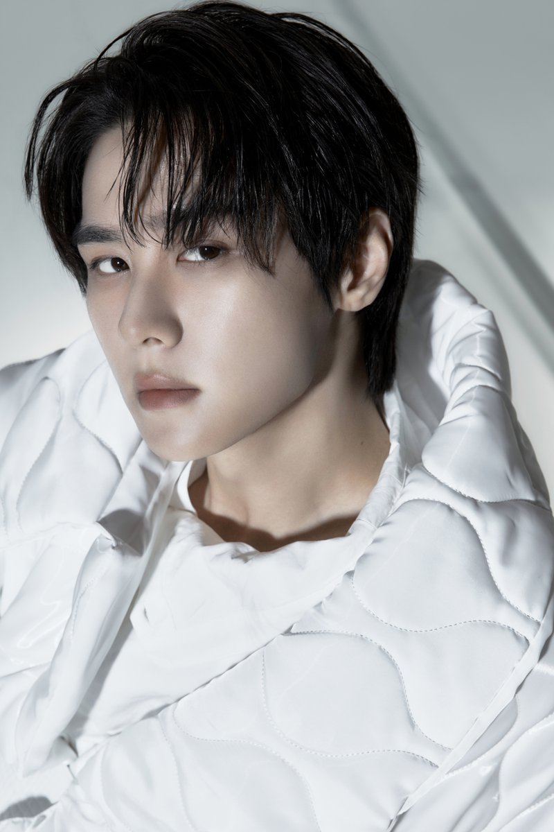 WayV_official's tweet photo. WayV 'Vision Wings' Teaser: shén #KUN

WayV The 8th Mini Album 【Vision Wings】
➫ 2026.08.10 (CST/KST)  

💿Pre-order
https://t.co/RwlOpqnmZr

EVERYTHING, ALL AT ONCE, NEO
https://t.co/K8oziWjjLn

#WayV #威神V #鸢
#WayV_VisionWings
#NCT_10TH_ANNIVERSARY https://t.co/fEfhJTKBOo