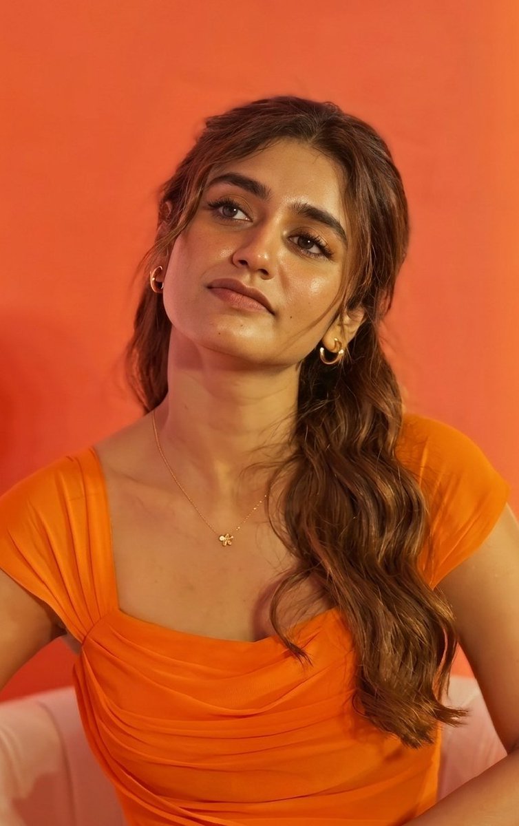 AnantapurCinema's tweet photo. Priya Prakash Varrier unveiled as the brand ambassador of Cuticura at the campaign launch event 🧡
#Priya #PriyaPrakashVarrier https://t.co/aauZxncJhw