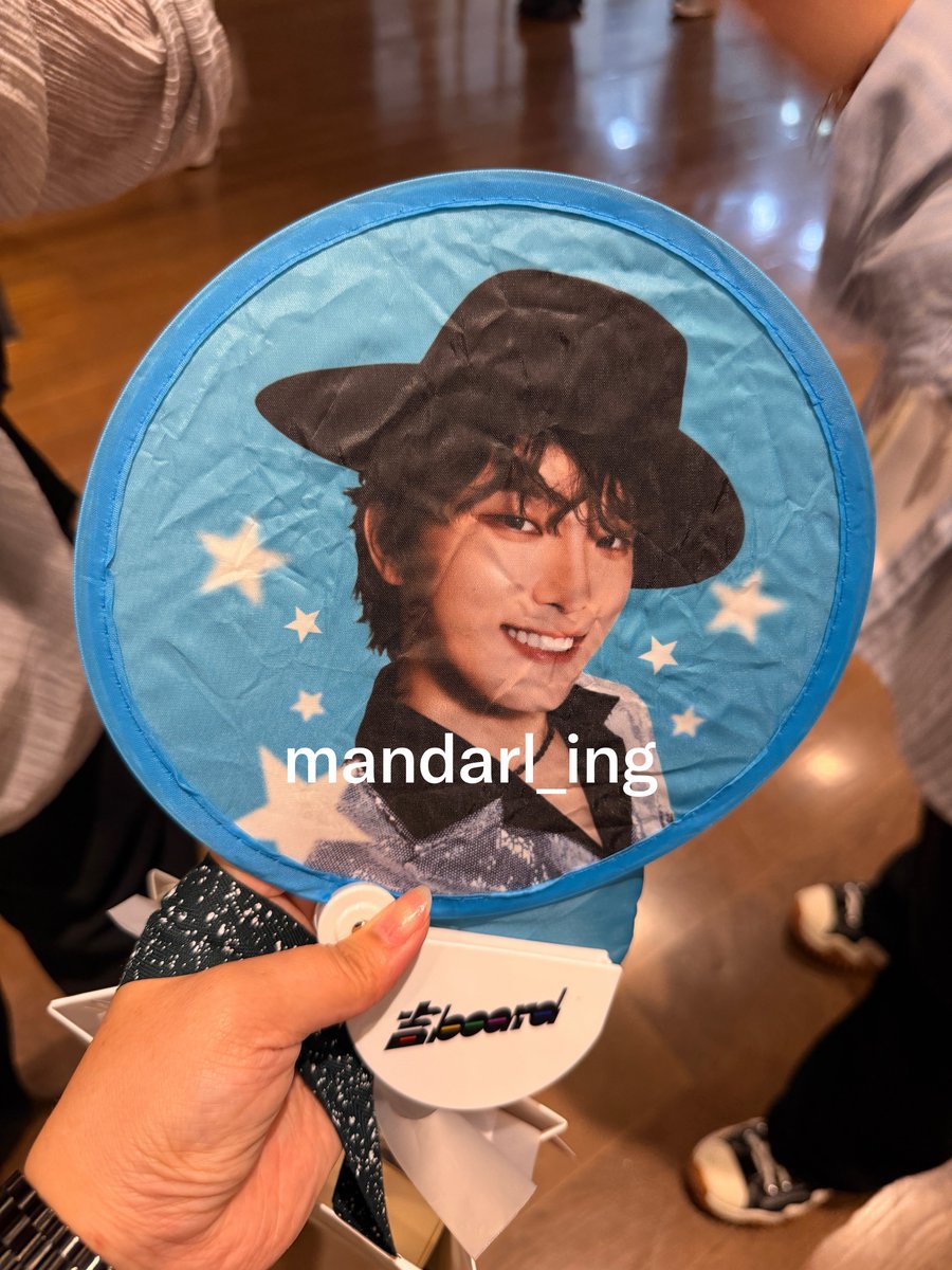 mandarl_ing's tweet photo. 호찡 첫 사녹 디노 역조공 받았다융
선글라스 카드 너무 귀여워~~!! https://t.co/e4TDWpUaRx
