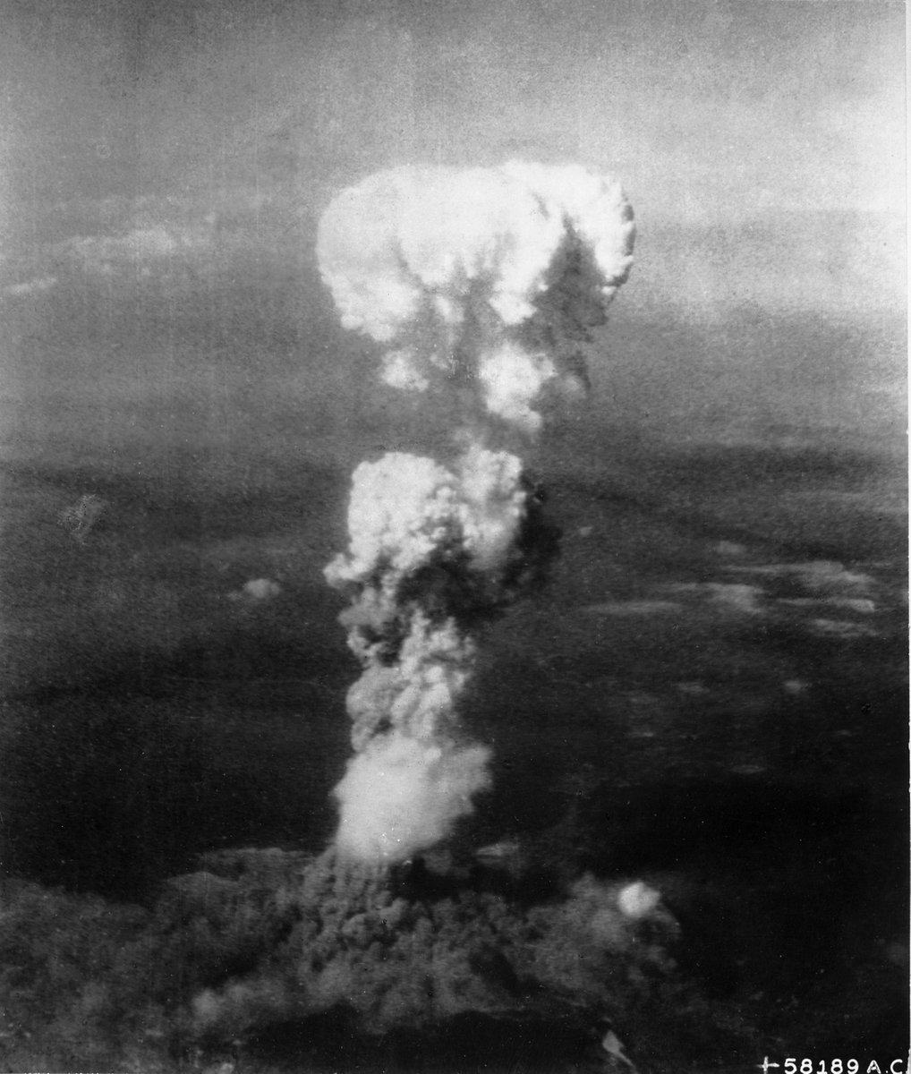 Fuyo1945's tweet photo. 1945年8月6日08:16:00 ガンバレル型ウラニウム活性実弾L11「リトルボーイ」が、島病院（広島市細工町29-2）上空580mで炸裂する
https://t.co/FYypVWCyPL #8月6日　#芙蓉録 https://t.co/CZcN87EBag