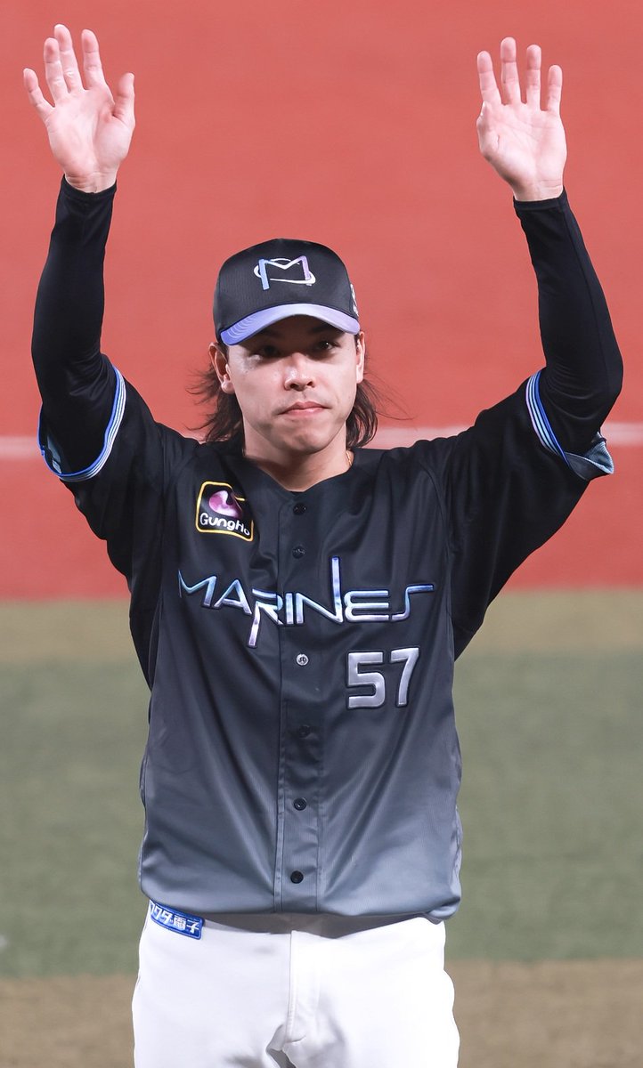 with_RYUSEI_57's tweet photo. 勝手な想像だけどね
ぐっちも大斗くんもソト先生も
今日ヒーローにふさわしい選手いっぱいいたと思うんだよ…
でも昨日のことがあったからみんなが龍成くんにヒーローを譲ってくれたんじゃないかって思ってる
もしそうなら千葉ロッテマリーンズ
本当に大好き♡ https://t.co/4nBzIeI5lu